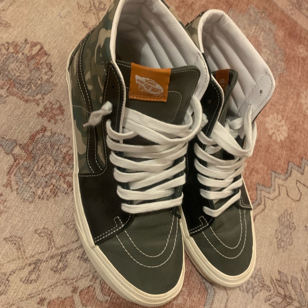 Camo high top Vans men’s size 10